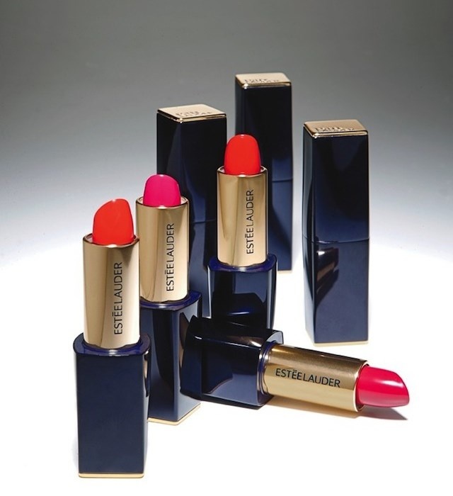 Смотреть Коллекция матовых губных помад от MAC The Matte Lip Collection 2019 видео Смотреть Коллекция матовых губных помад от MAC The Matte Lip Collection 2019 видео
